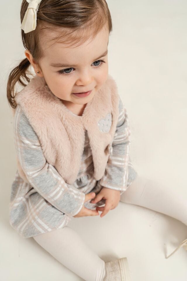 PELUŞ YELEKLİ EKOSE ELBİSE